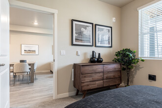 Abbey Creek Apartment Homes in Portland, OR - Building Photo - Interior Photo