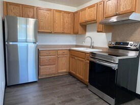 233/235 Carmel Ave in Marina, CA - Building Photo