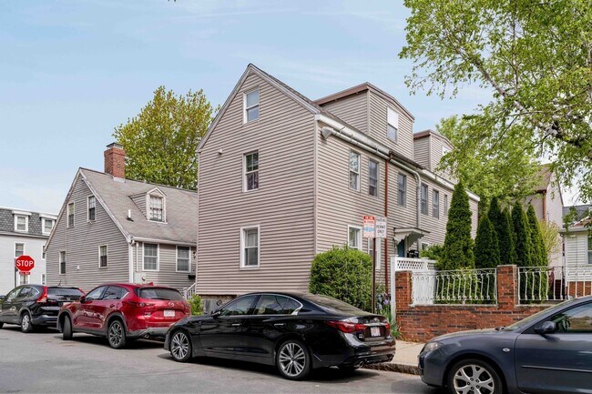 229 Hurley St, Unit 1