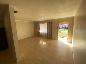 1120 8th Ave NE in Largo, FL - Building Photo - Building Photo