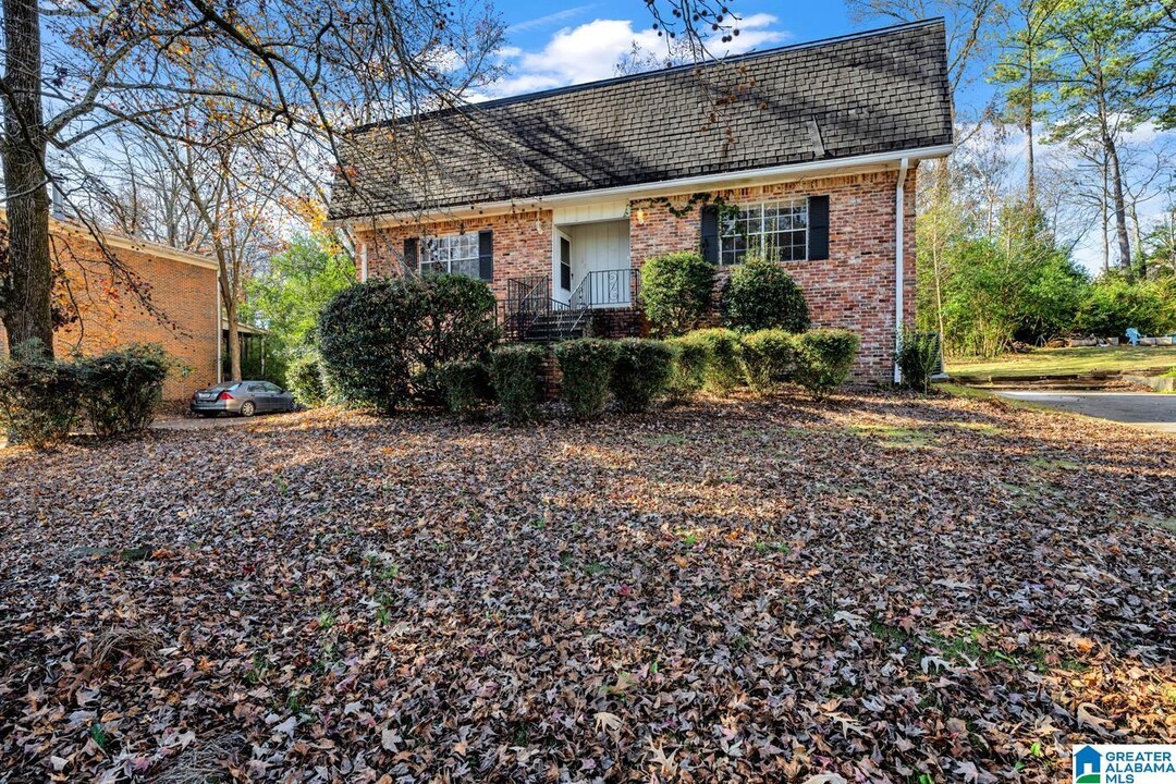 820 Linbard Ln in Vestavia Hills, AL - Building Photo