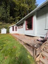 95389 Haynes Way Ln in North Bend, OR - Building Photo - Building Photo