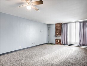 2331 E Market St in Akron, OH - Building Photo - Building Photo