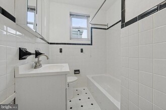 2954 Miller St in Philadelphia, PA - Foto de edificio - Building Photo