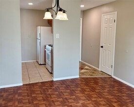 1304 Parsons Dr in Austin, TX - Building Photo - Building Photo