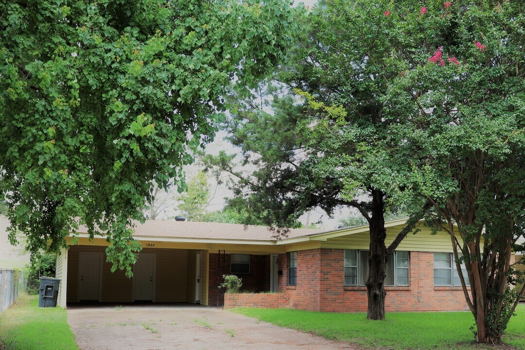1907 Bonn St in Bossier City, LA - Building Photo
