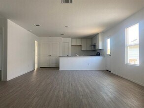 7102 Satellite Wy in San Antonio, TX - Building Photo - Building Photo