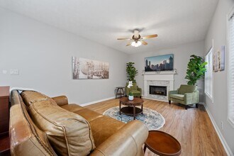 350 Saddle Bridge Dr in Alpharetta, GA - Building Photo - Building Photo