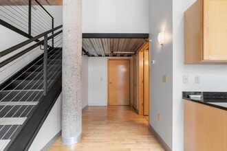 521 S 7th St in Minneapolis, MN - Building Photo - Building Photo