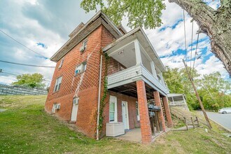 719 Naomi St in Morgantown, WV - Foto de edificio - Building Photo