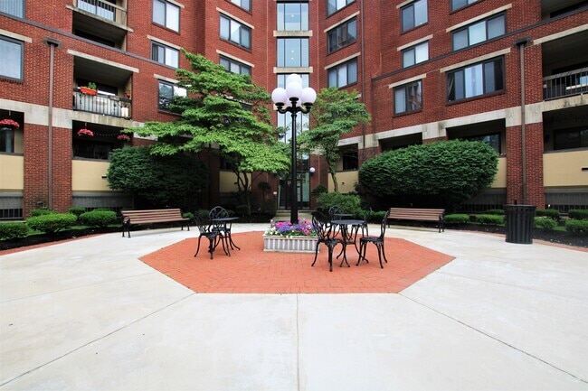 85 Brainerd Rd, Unit 303 in Boston, MA - Building Photo