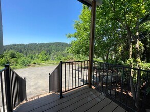 19725 SE Heuke Rd in Damascus, OR - Building Photo - Building Photo