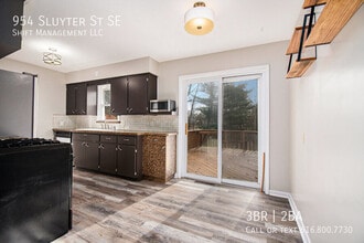 954 Sluyter St SE in Kentwood, MI - Building Photo - Building Photo