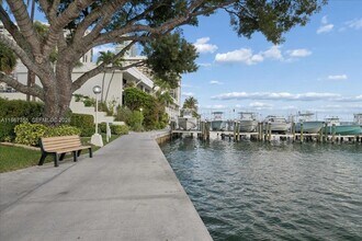 1915 Brickell Ave in Miami, FL - Building Photo - Building Photo