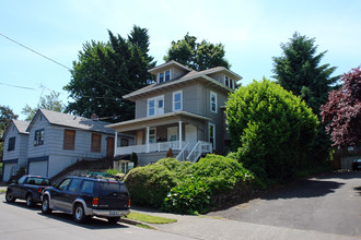 2314 SE Pine St in Portland, OR - Building Photo - Building Photo