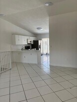 7778 W 34th Ln in Hialeah, FL - Building Photo