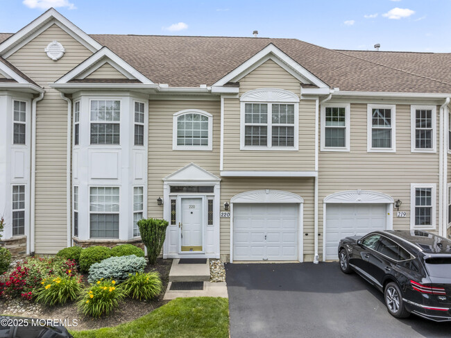 property at 220 Shinnecock Dr