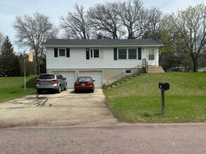 1404 52nd Ave SE in Rochester, MN - Building Photo - Building Photo