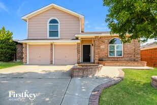 10208 Dawson Trail in Fort Worth, TX - Building Photo
