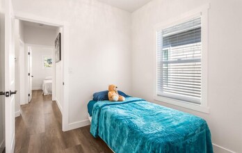 1226 50th Ave in Oakland, CA - Building Photo - Building Photo