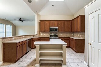 5005 Stonecrest Dr in McKinney, TX - Building Photo - Building Photo