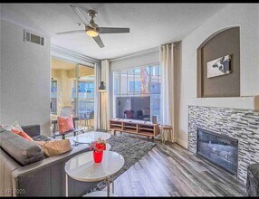 7111 Durango St in Las Vegas, NV - Building Photo - Building Photo