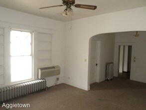 1126 Vattier Street in Manhattan, KS - Building Photo - Building Photo