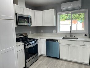3025 Broadmoor Blvd, Unit #2 in San Bernardino, CA - Foto de edificio - Building Photo