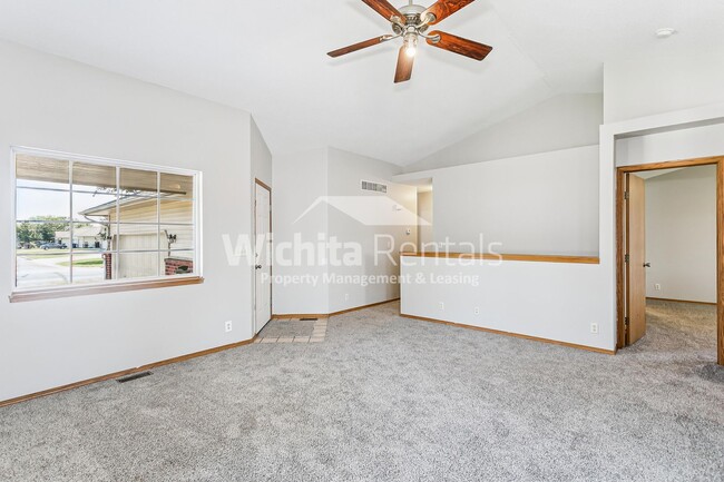 5 N Hopper Dr in Goddard, KS - Building Photo - Building Photo