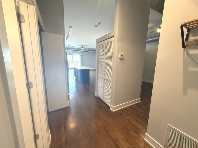 1000 E 53rd St in Chicago, IL - Building Photo - Building Photo