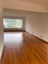 66 Laron Dr in New Rochelle, NY - Building Photo - Building Photo
