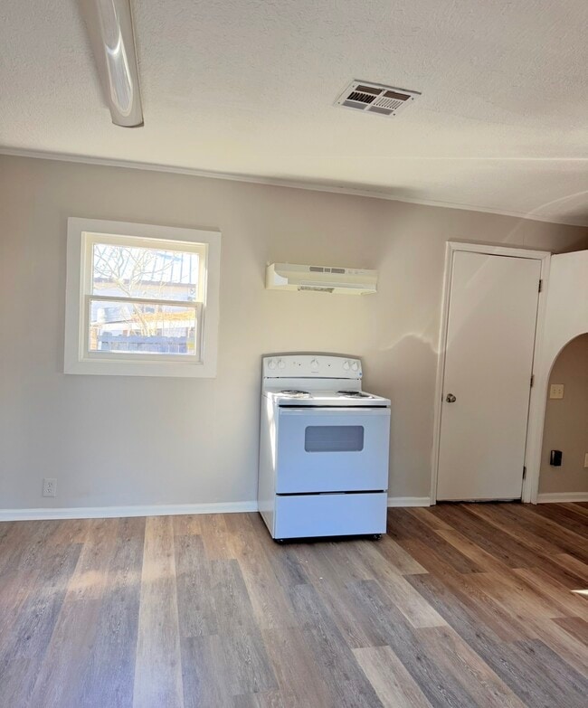 921 N Pierce St in Lafayette, LA - Building Photo - Building Photo