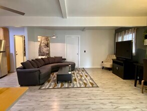 1043 Sanborn Ave in Los Angeles, CA - Foto de edificio - Building Photo