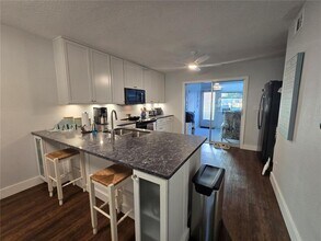 211 Pasadena Ave N in St. Petersburg, FL - Building Photo - Building Photo