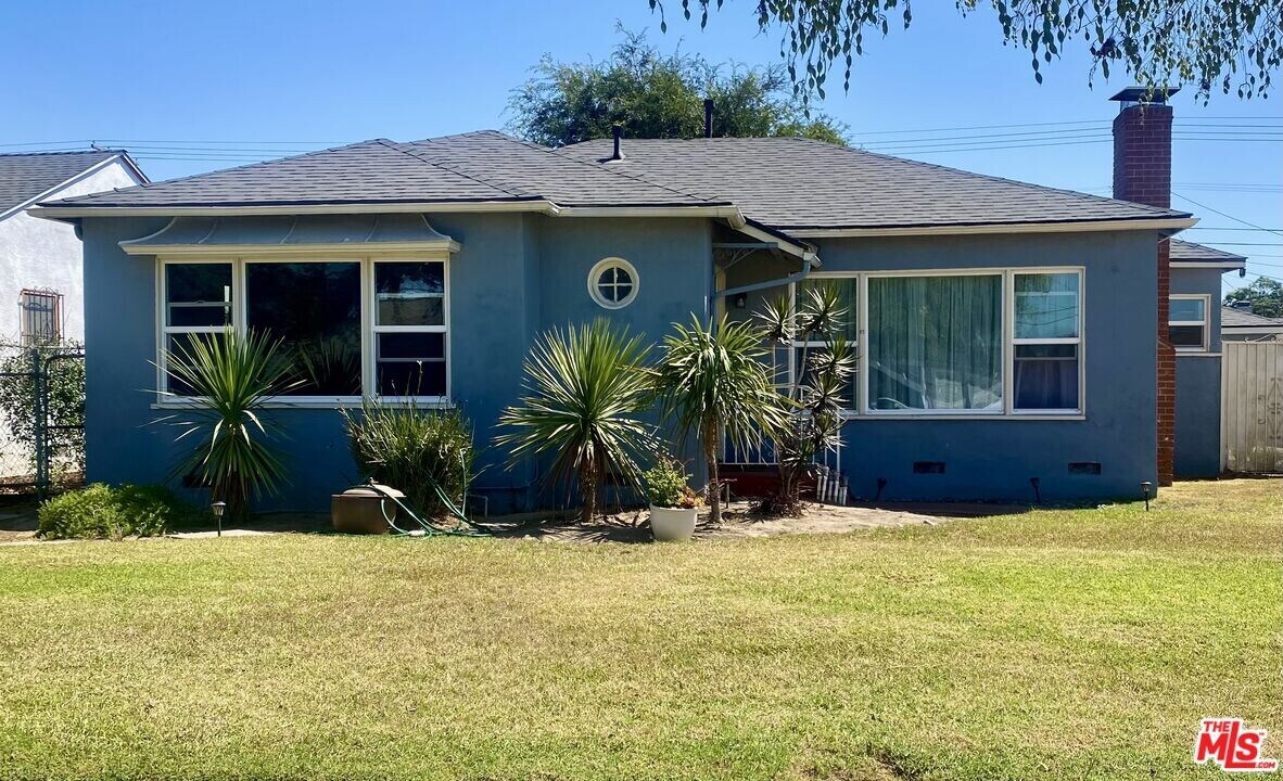 9116 S 5th Ave in Inglewood, CA - Building Photo