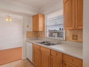 4 Golfs Edge, Unit E in West Palm Beach, FL - Building Photo - Building Photo