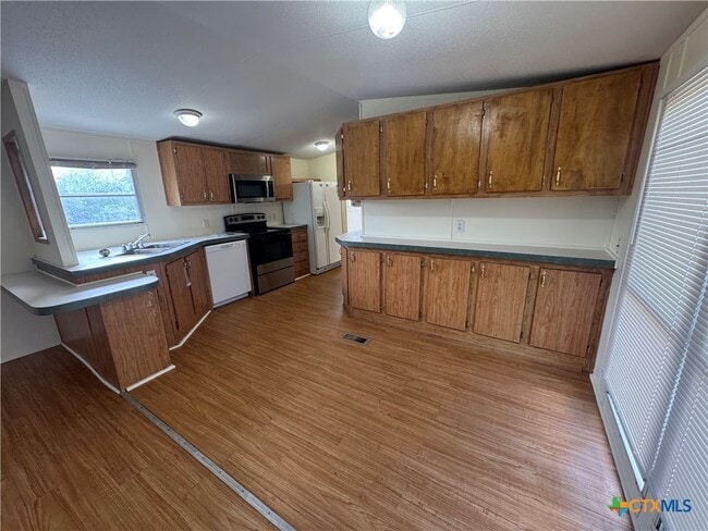 1111 Olmos Rd in Seguin, TX - Building Photo - Building Photo