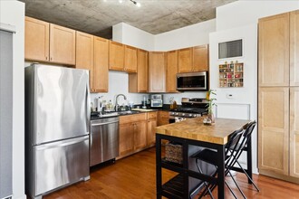 1122 W Catalpa Ave in Chicago, IL - Building Photo - Building Photo