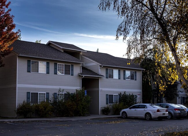 Mountain Shadows in Missoula, MT - Foto de edificio - Building Photo