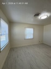 3625 W Prosperity Ave in Tulare, CA - Building Photo - Building Photo