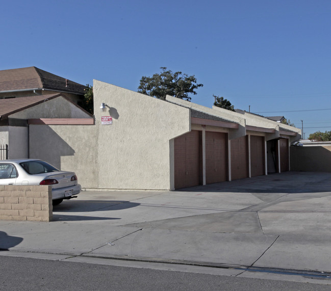 13811 Cherry St in Westminster, CA - Foto de edificio - Building Photo