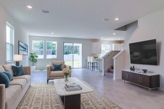 3082 Lucille Ln in Middleburg, FL - Building Photo - Building Photo