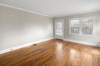 56 Vermont Ave in Asheville, NC - Building Photo - Building Photo