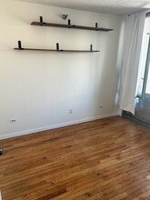 111 W Maple St, Unit 1009 in Chicago, IL - Building Photo - Building Photo