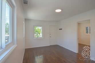 2657 Piedmont Ave in Montrose, CA - Foto de edificio - Building Photo