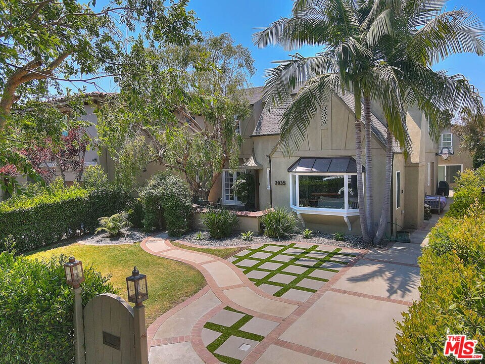 2035 Thayer Ave in Los Angeles, CA - Building Photo