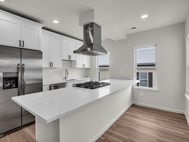 12 Alpine St, Unit 1 in Worcester, MA - Building Photo - Building Photo