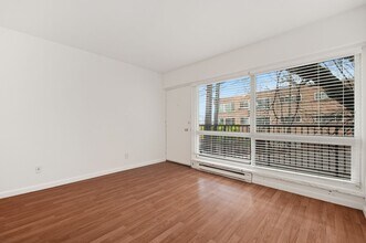 MEL Melbourne Apartments in Seattle, WA - Building Photo - Interior Photo