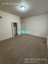 219 W Columbia St in Evansville, IN - Building Photo