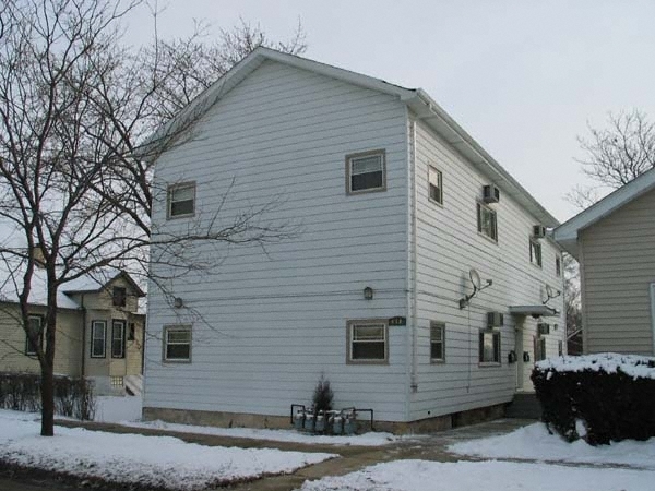 618 N Broadway St in Joliet, IL - Foto de edificio